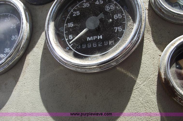 image for item 5440 1994 Ford LN9000 single axle dump truck