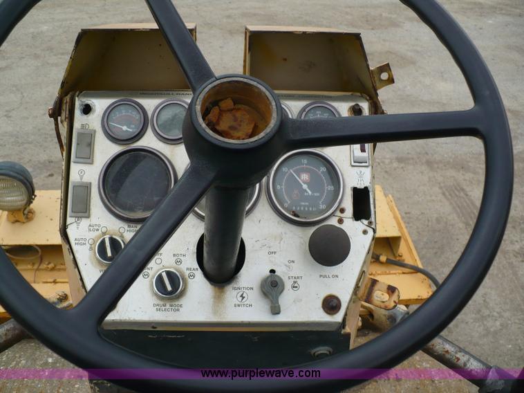 image for item 5881 1989 Ingersoll Rand DD-65 vibratory compactor