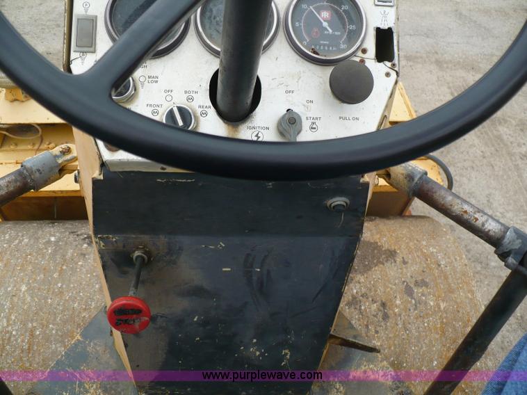 image for item 5881 1989 Ingersoll Rand DD-65 vibratory compactor