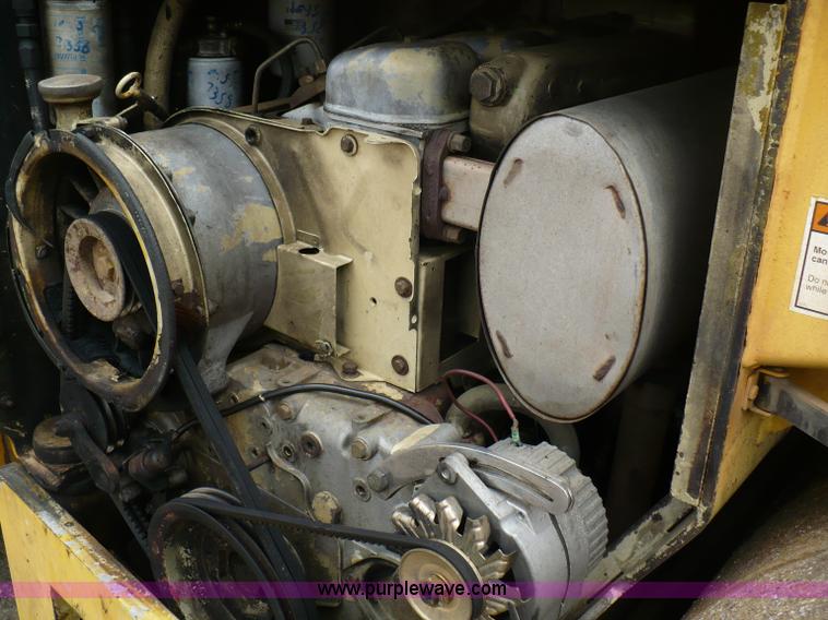 image for item 5881 1989 Ingersoll Rand DD-65 vibratory compactor