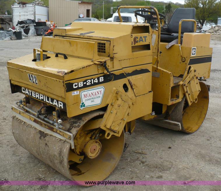 image for item 5882 1989 Caterpillar CB-214B roller