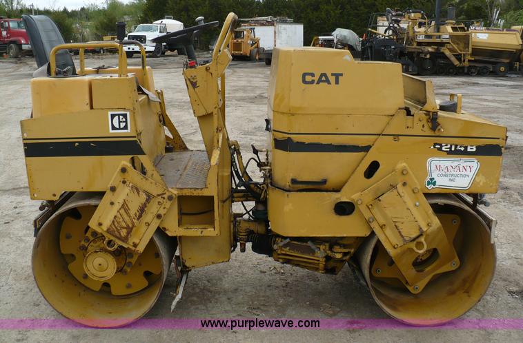 image for item 5882 1989 Caterpillar CB-214B roller