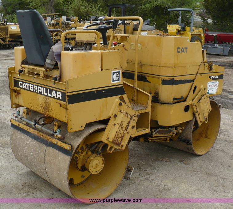 image for item 5882 1989 Caterpillar CB-214B roller