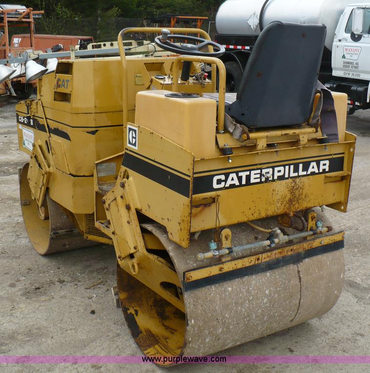 image for item 5882 1989 Caterpillar CB-214B roller