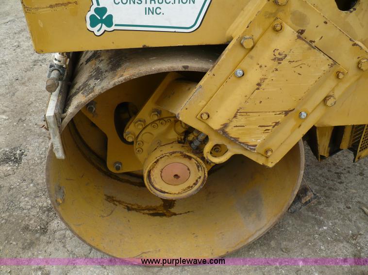 image for item 5882 1989 Caterpillar CB-214B roller