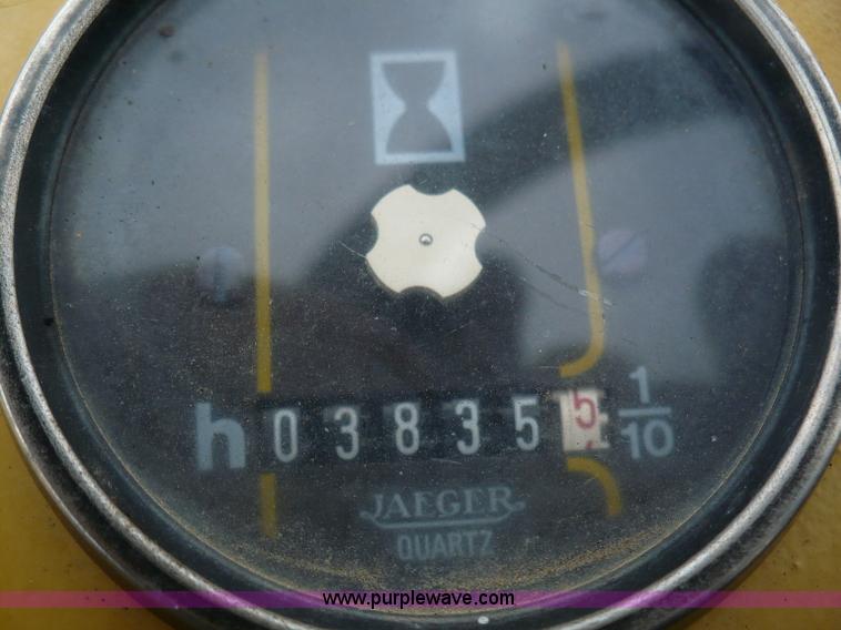 image for item 5882 1989 Caterpillar CB-214B roller