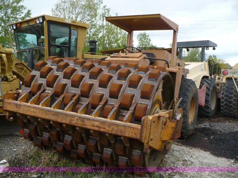 image for item 5883 1980 Dynapac sheeps foot compactor