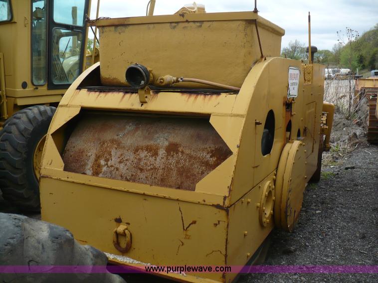 image for item 5884 1972 Galion Roll-O-Matic flat wheel roller