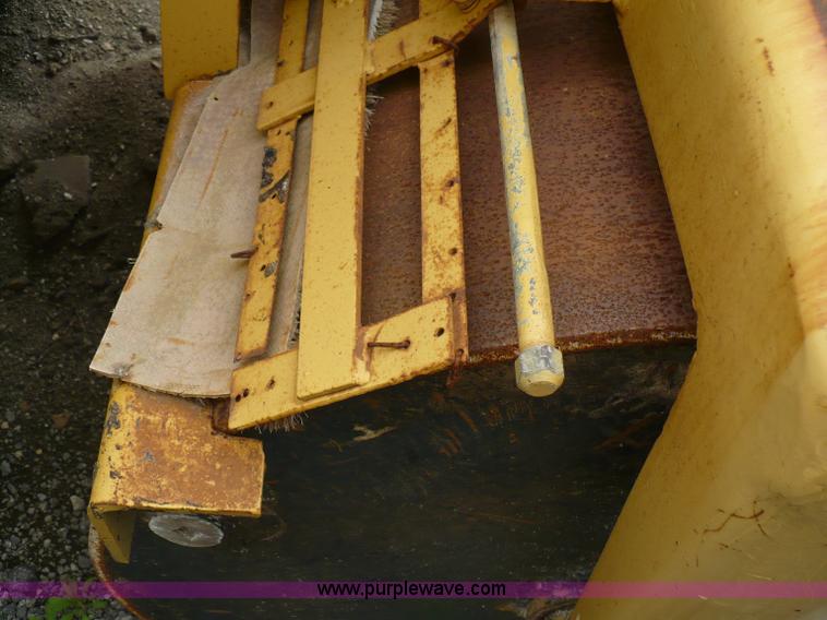 image for item 5884 1972 Galion Roll-O-Matic flat wheel roller