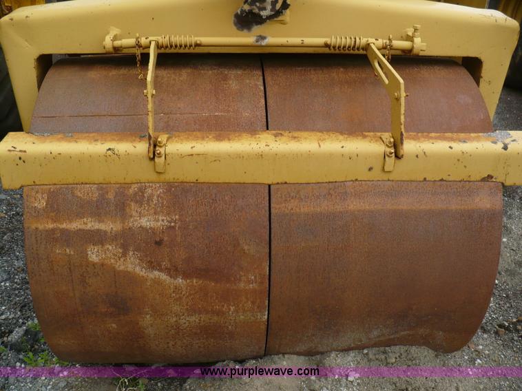 image for item 5884 1972 Galion Roll-O-Matic flat wheel roller