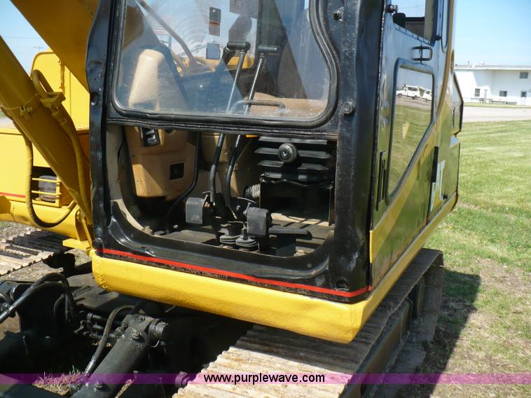 image for item 5886 Caterpillar 307 excavator