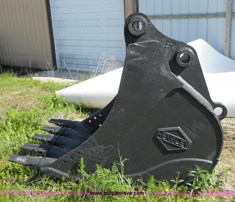 image for item 7862 Hensley PC300 excavator bucket
