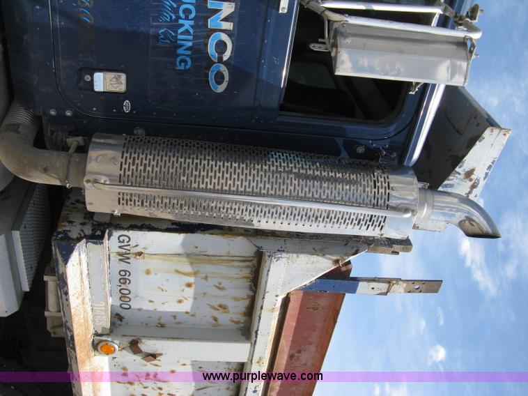 image for item 8048 1994 International 9400 dump truck