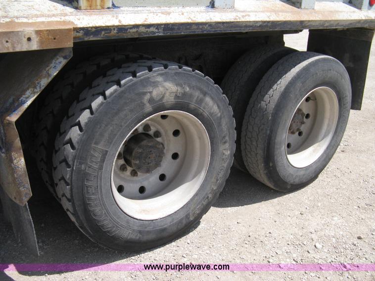 image for item 8048 1994 International 9400 dump truck