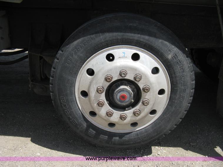 image for item 8048 1994 International 9400 dump truck