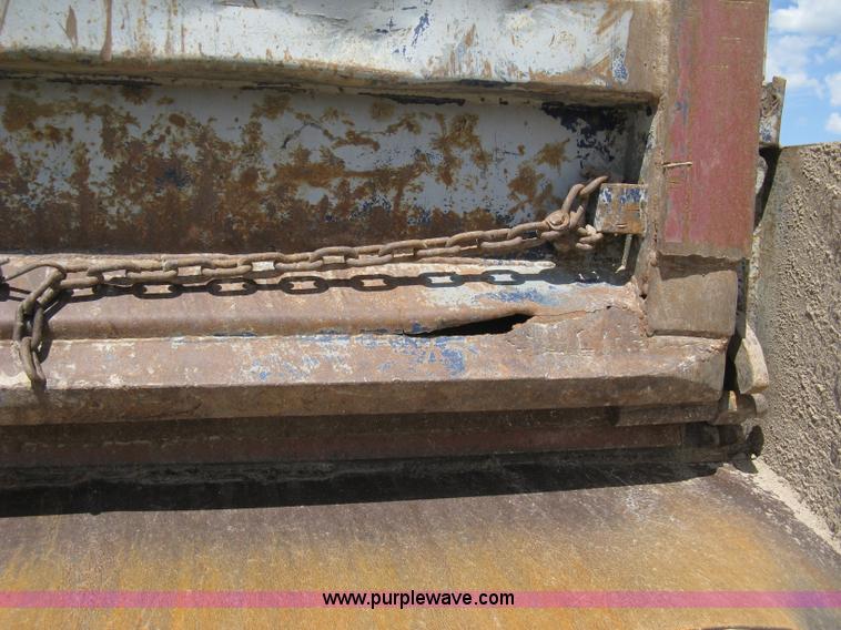 image for item 8048 1994 International 9400 dump truck