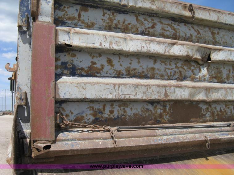 image for item 8048 1994 International 9400 dump truck