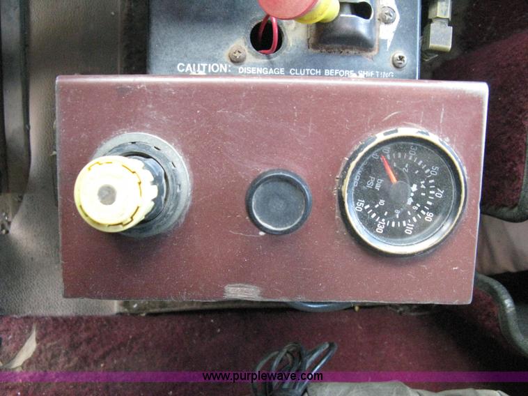 image for item 8048 1994 International 9400 dump truck