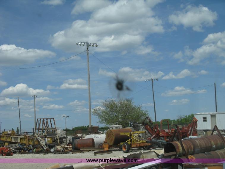 image for item 8048 1994 International 9400 dump truck