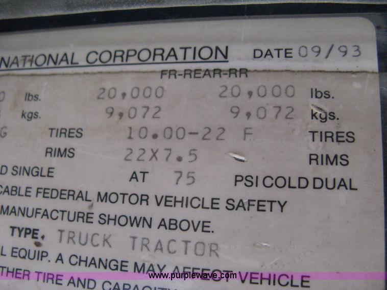 image for item 8048 1994 International 9400 dump truck