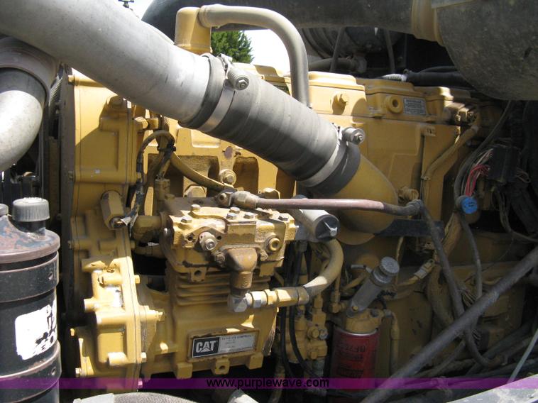 image for item 8048 1994 International 9400 dump truck