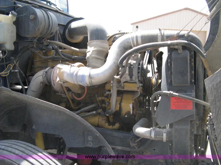 image for item 8048 1994 International 9400 dump truck