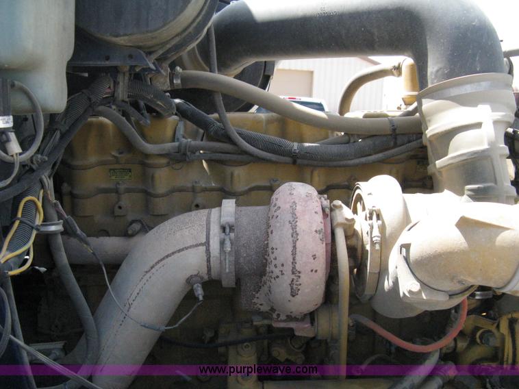 image for item 8048 1994 International 9400 dump truck