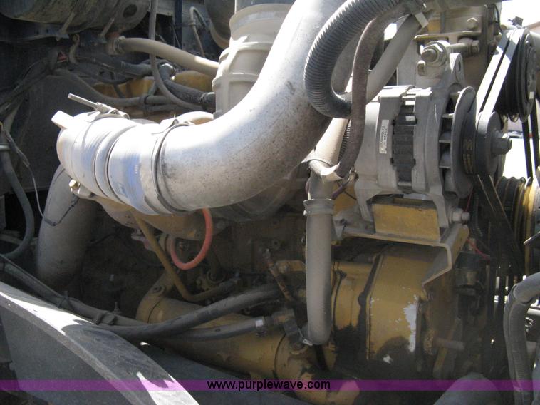 image for item 8048 1994 International 9400 dump truck