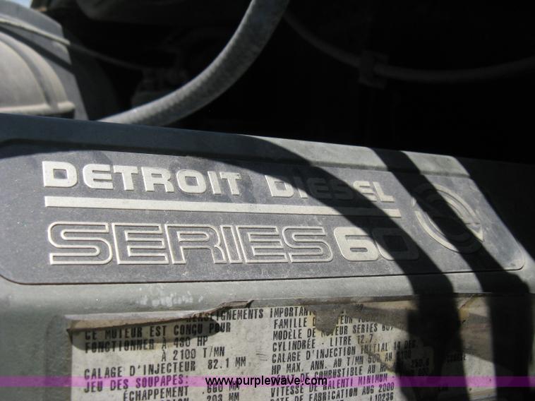 image for item 8053 2001 Freightliner Columbia 120 semi truck