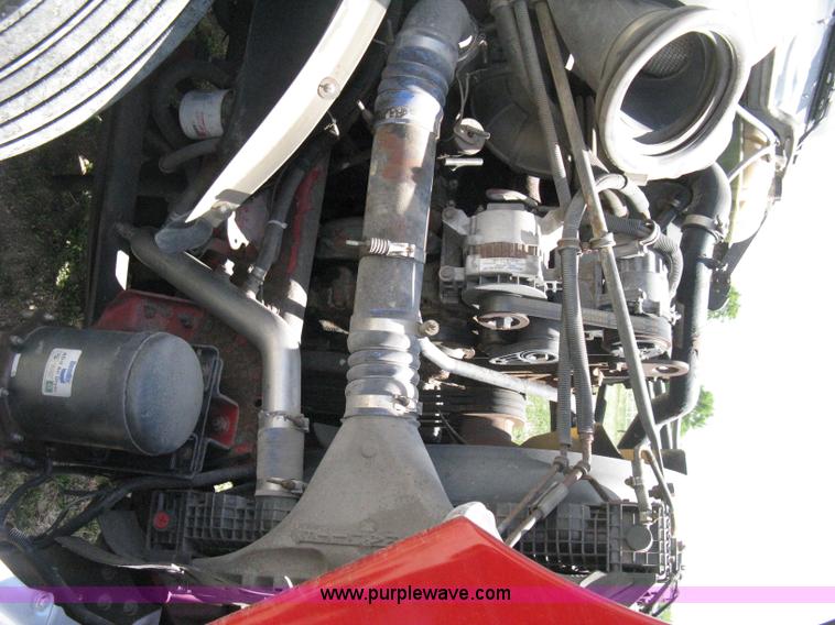 image for item 8053 2001 Freightliner Columbia 120 semi truck