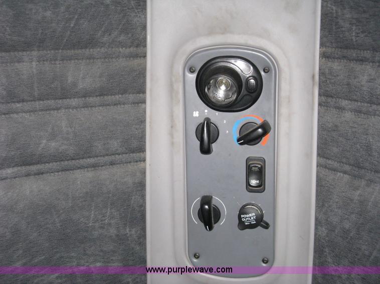 image for item 8053 2001 Freightliner Columbia 120 semi truck