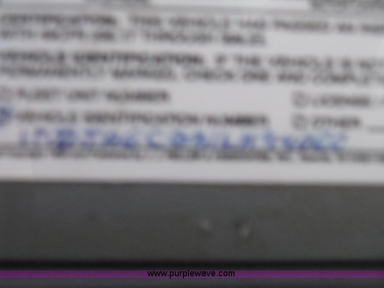 image for item 8053 2001 Freightliner Columbia 120 semi truck