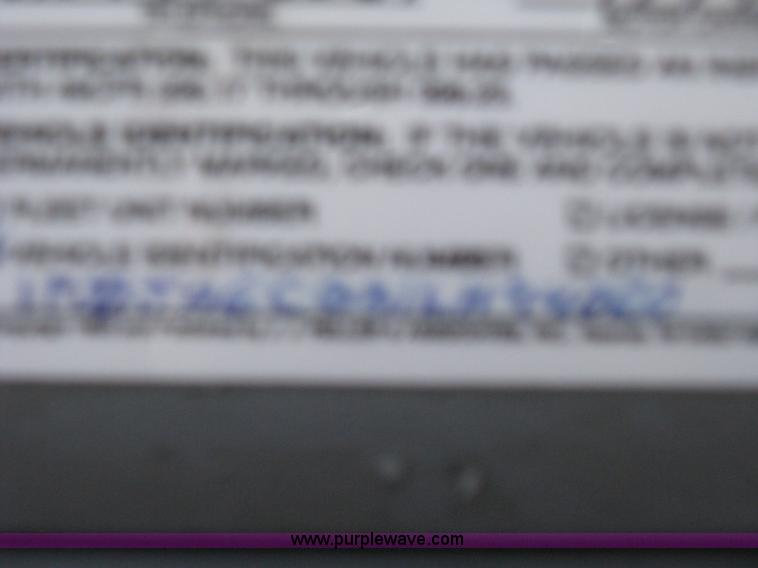 image for item 8053 2001 Freightliner Columbia 120 semi truck