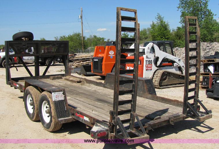 image for item 8253 2004 Kodiak 18' trailer