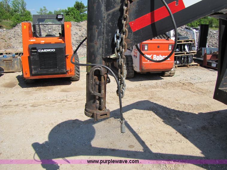 image for item 8253 2004 Kodiak 18' trailer