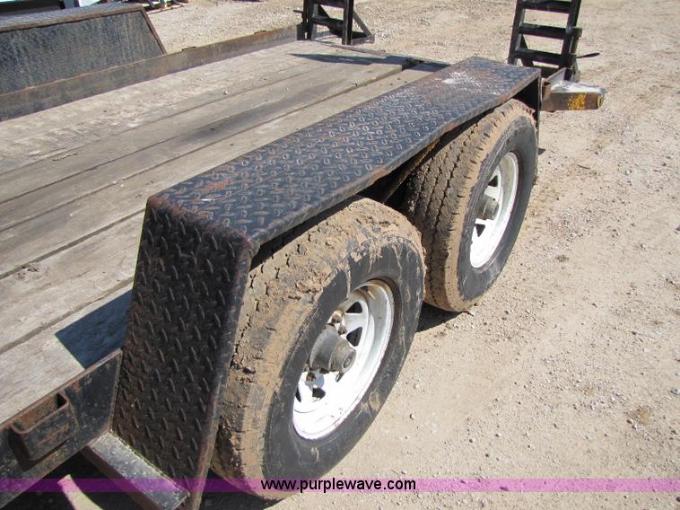 image for item 8253 2004 Kodiak 18' trailer