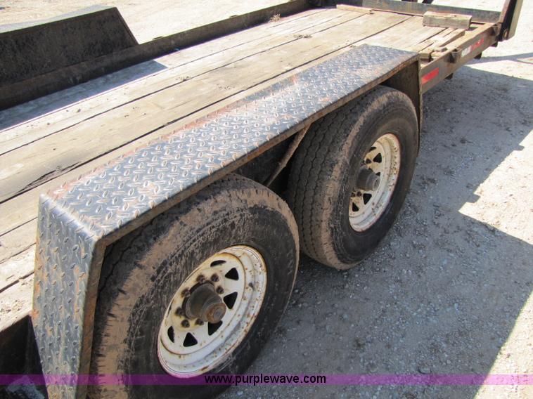 image for item 8253 2004 Kodiak 18' trailer