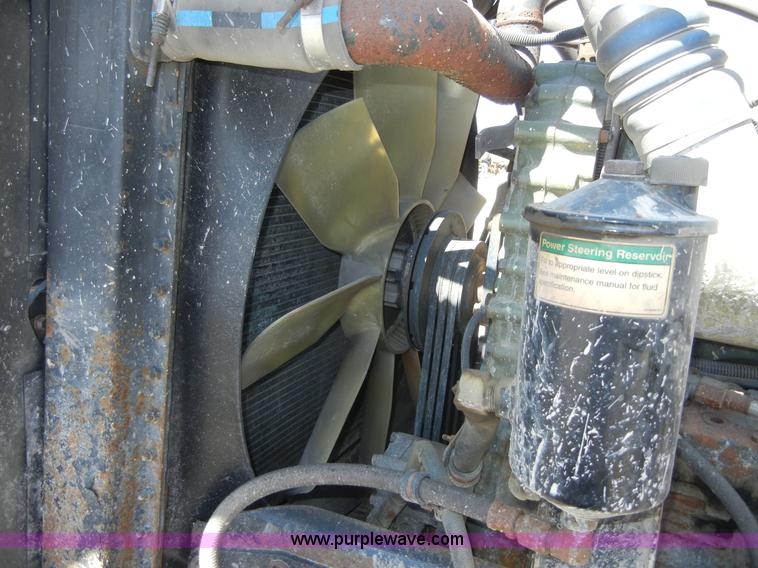 image for item 8519 2000 Freightliner FLD semi truck