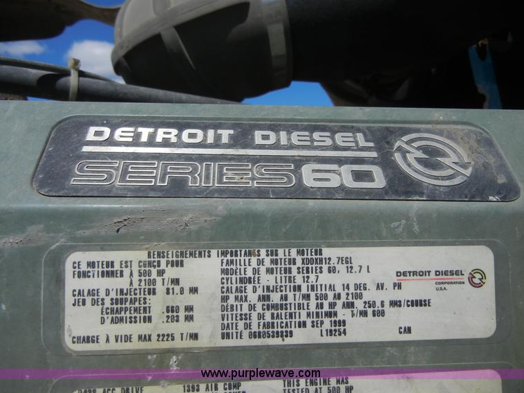 image for item 8519 2000 Freightliner FLD semi truck