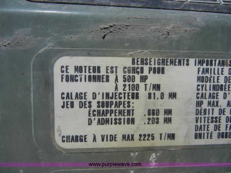 image for item 8519 2000 Freightliner FLD semi truck