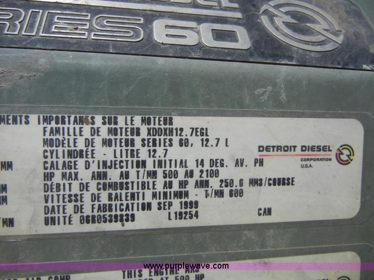 image for item 8519 2000 Freightliner FLD semi truck