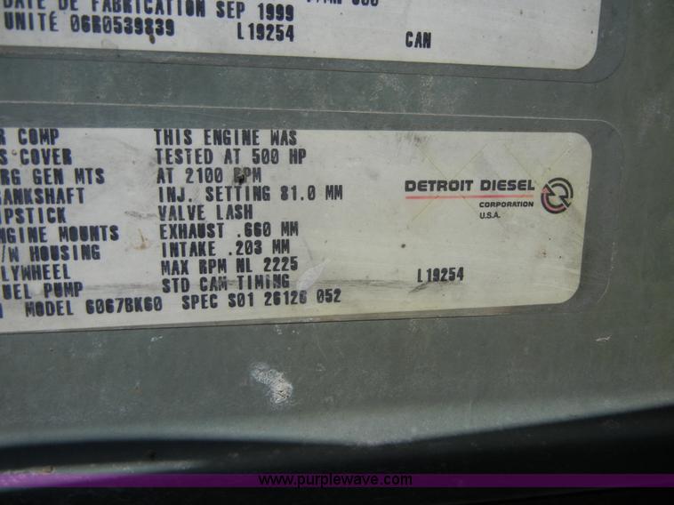 image for item 8519 2000 Freightliner FLD semi truck