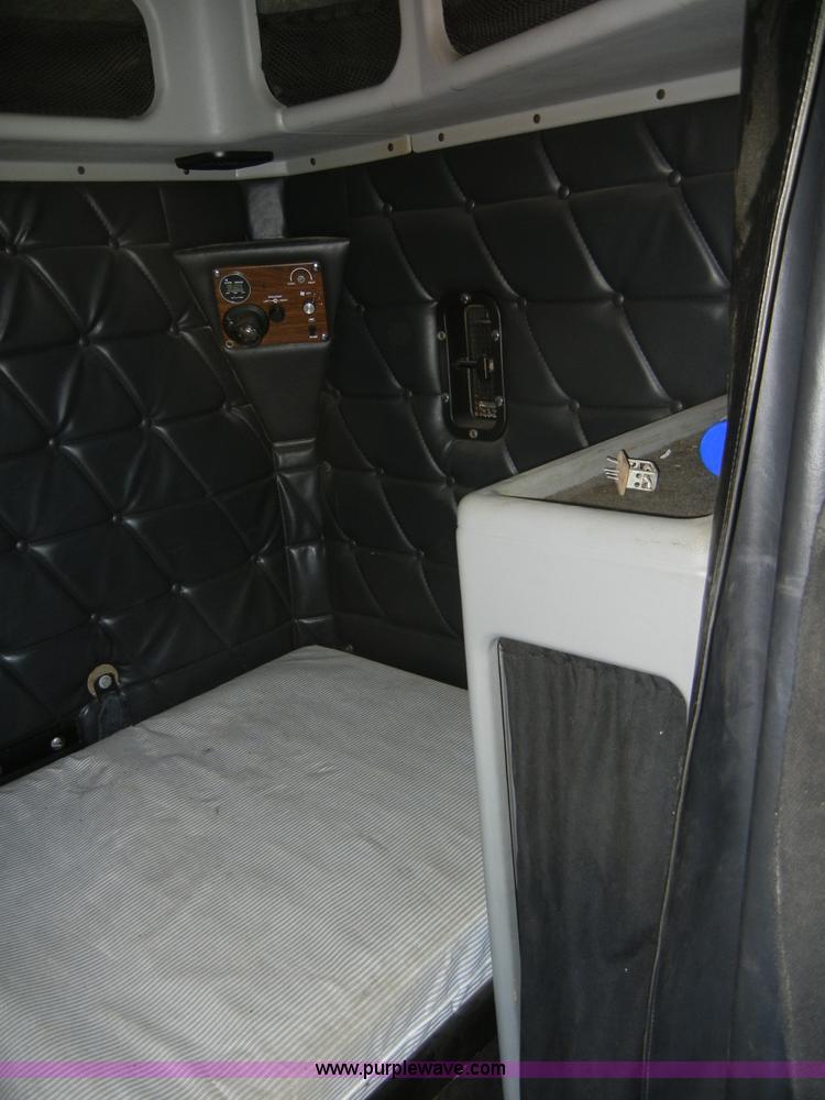 image for item 8519 2000 Freightliner FLD semi truck