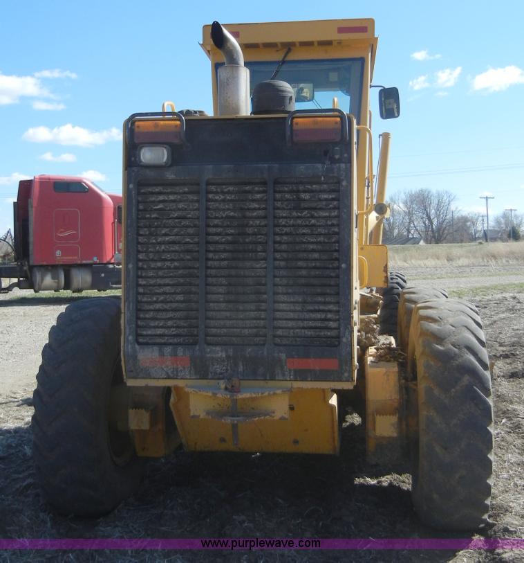 image for item 8535 1998 John Deere 770CH motor grader