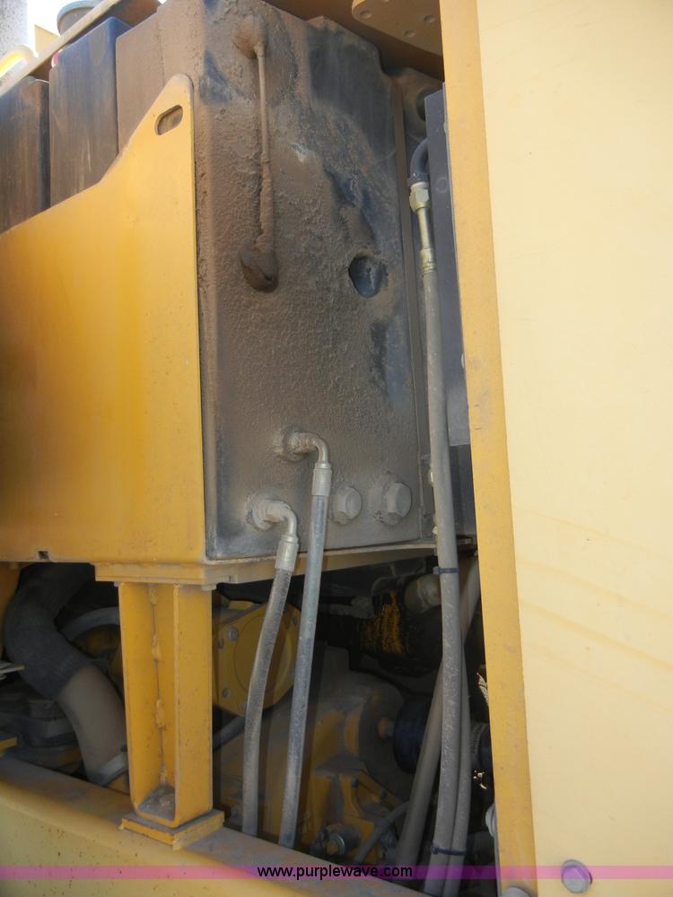 image for item 8535 1998 John Deere 770CH motor grader