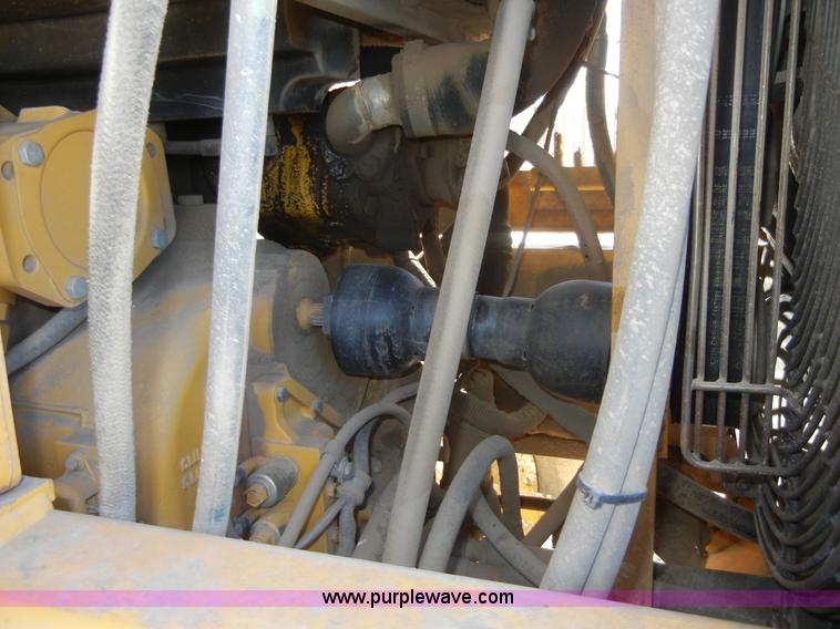 image for item 8535 1998 John Deere 770CH motor grader