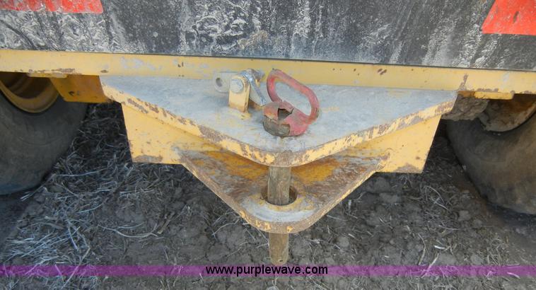 image for item 8535 1998 John Deere 770CH motor grader