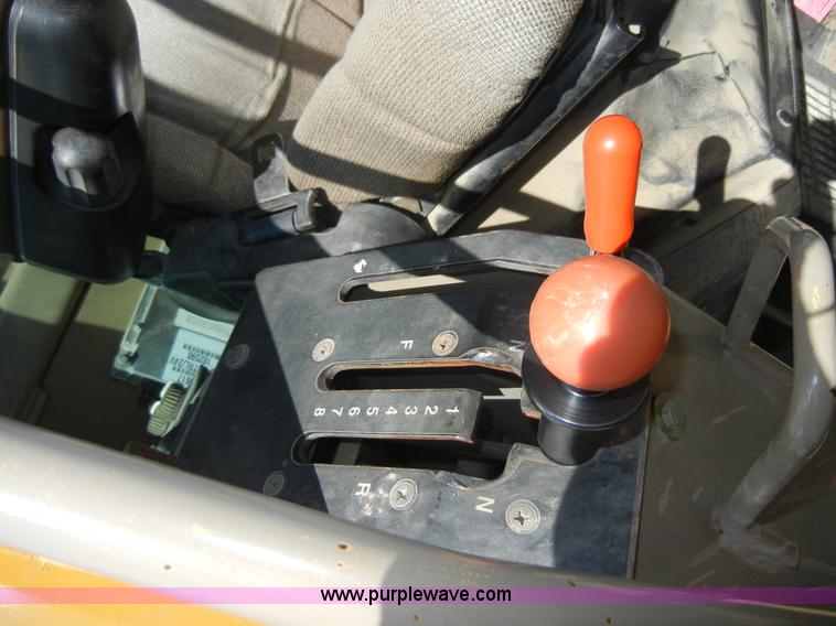 image for item 8535 1998 John Deere 770CH motor grader