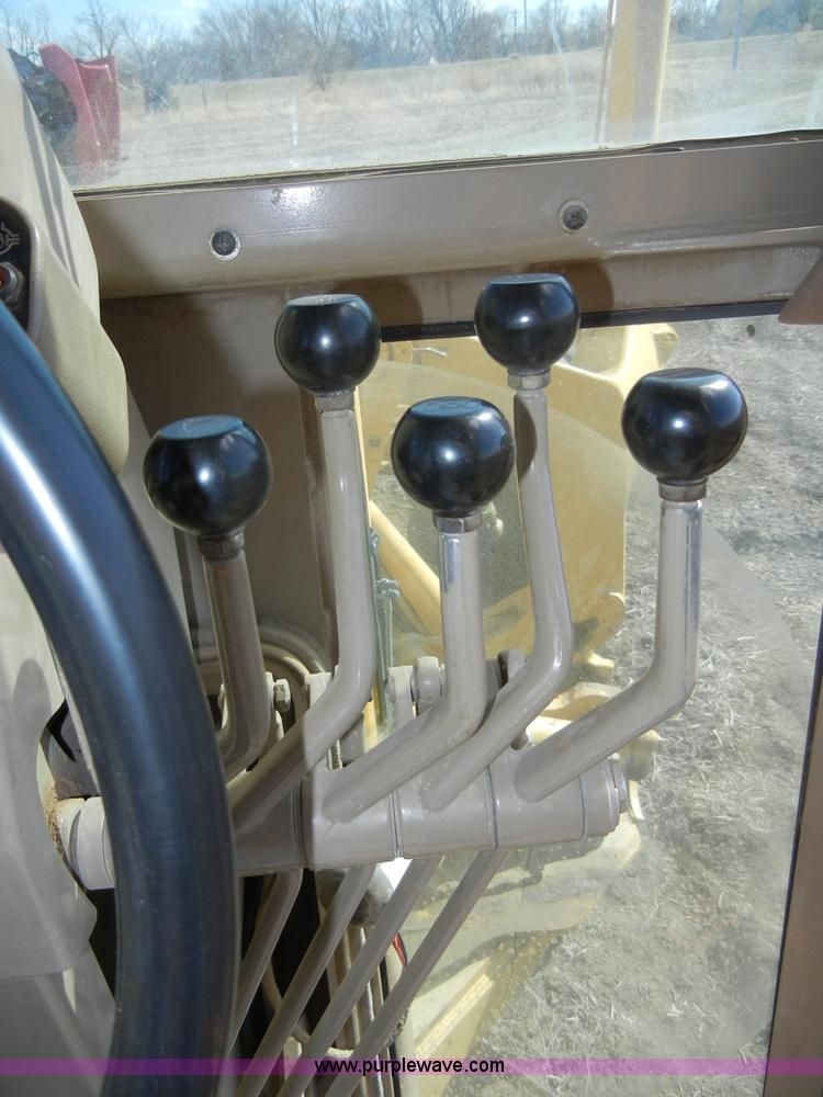 image for item 8535 1998 John Deere 770CH motor grader