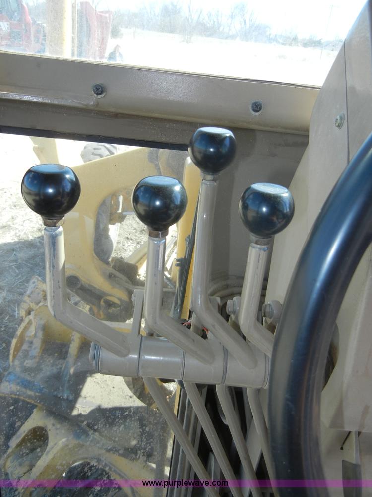 image for item 8535 1998 John Deere 770CH motor grader